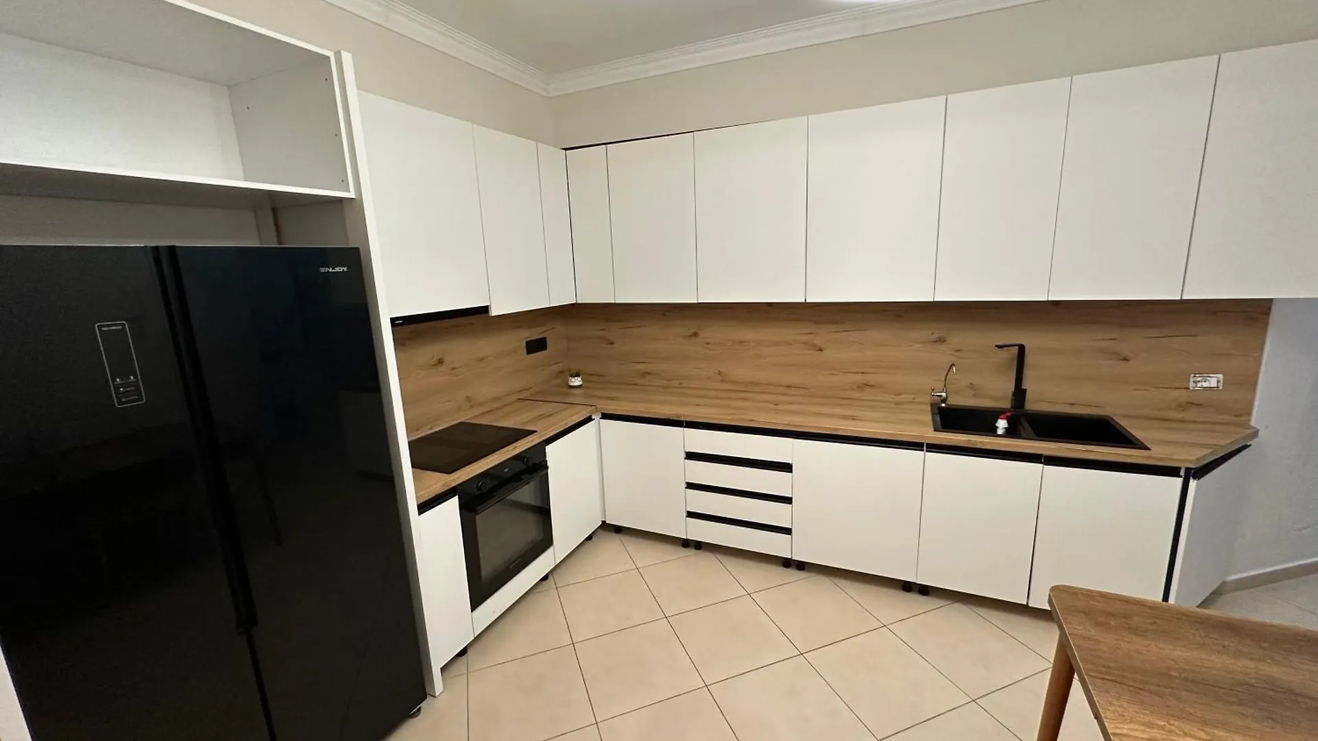 Monach Apartment Durres